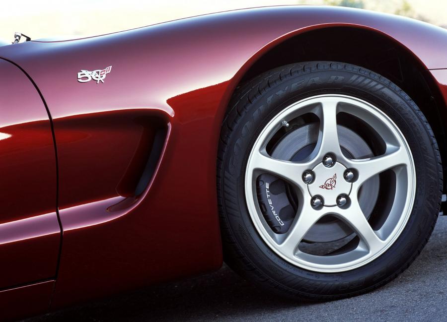  Chevrolet Corvette 1998 года  (фото 35 из 84)